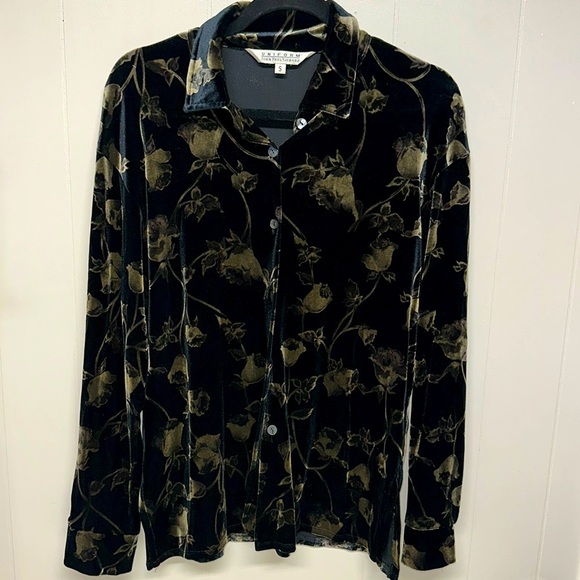 Uniform John Paul Richard Womens Button Up Shirt Floral crushed Velvet - Picture 1 of 7